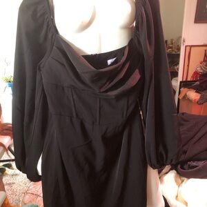 Black dress, scoop neck